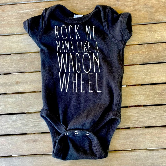 Rock me mama like a wagon wheel onesie 6 months - Picture 1 of 4